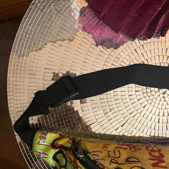 Graffiti Fanny Pack! New! - Picture 4 of 4